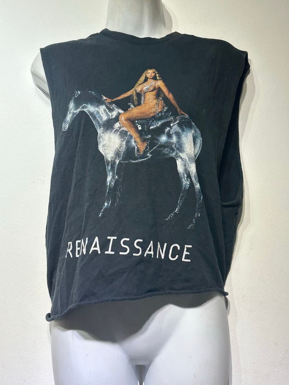 Beyonce Renaissance World Tour Graphic Tee Shirt sleeveless cropped Size L